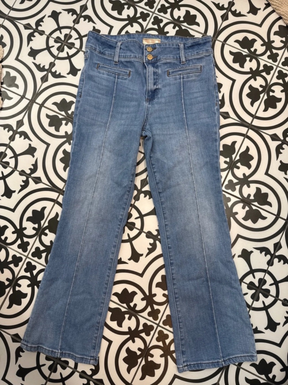 Kut from the Kloth Kelsey High Rise Ankle Flare Size 6